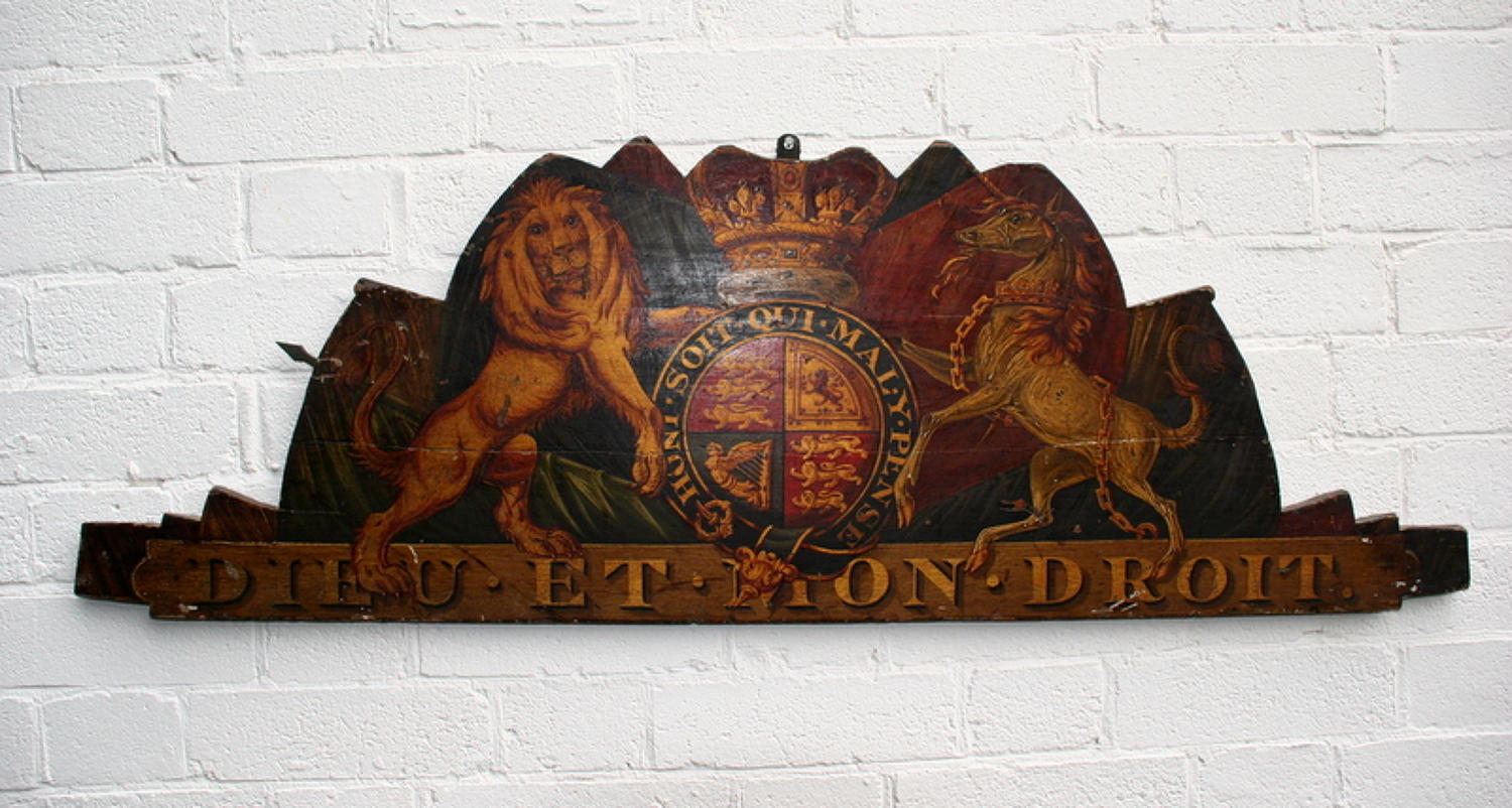 Royal Victorian Coat of  arms / armorial