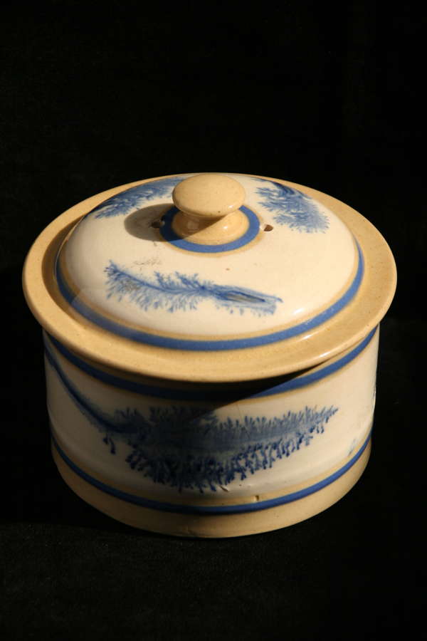 Mochaware lidded pot 19th century